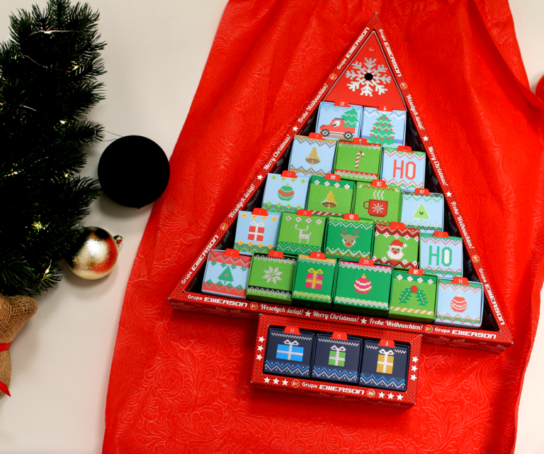 Kalendarz adwentowy w kształcie choinki