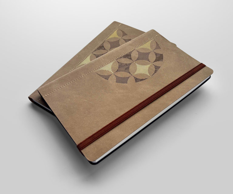 Notes z tworzywa imitującego zamsz