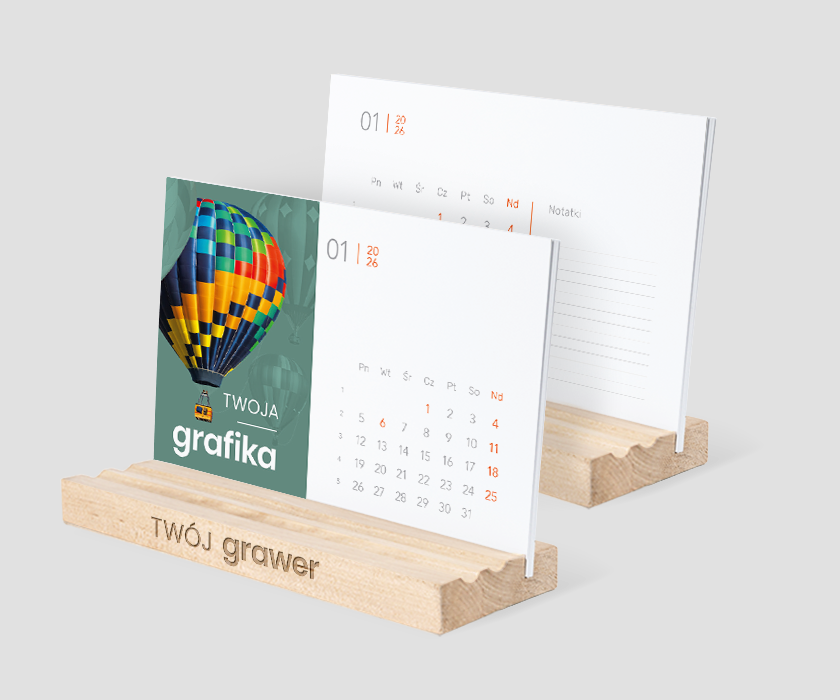 Kalendarz biurkowy z miejscem na przybory do pisania