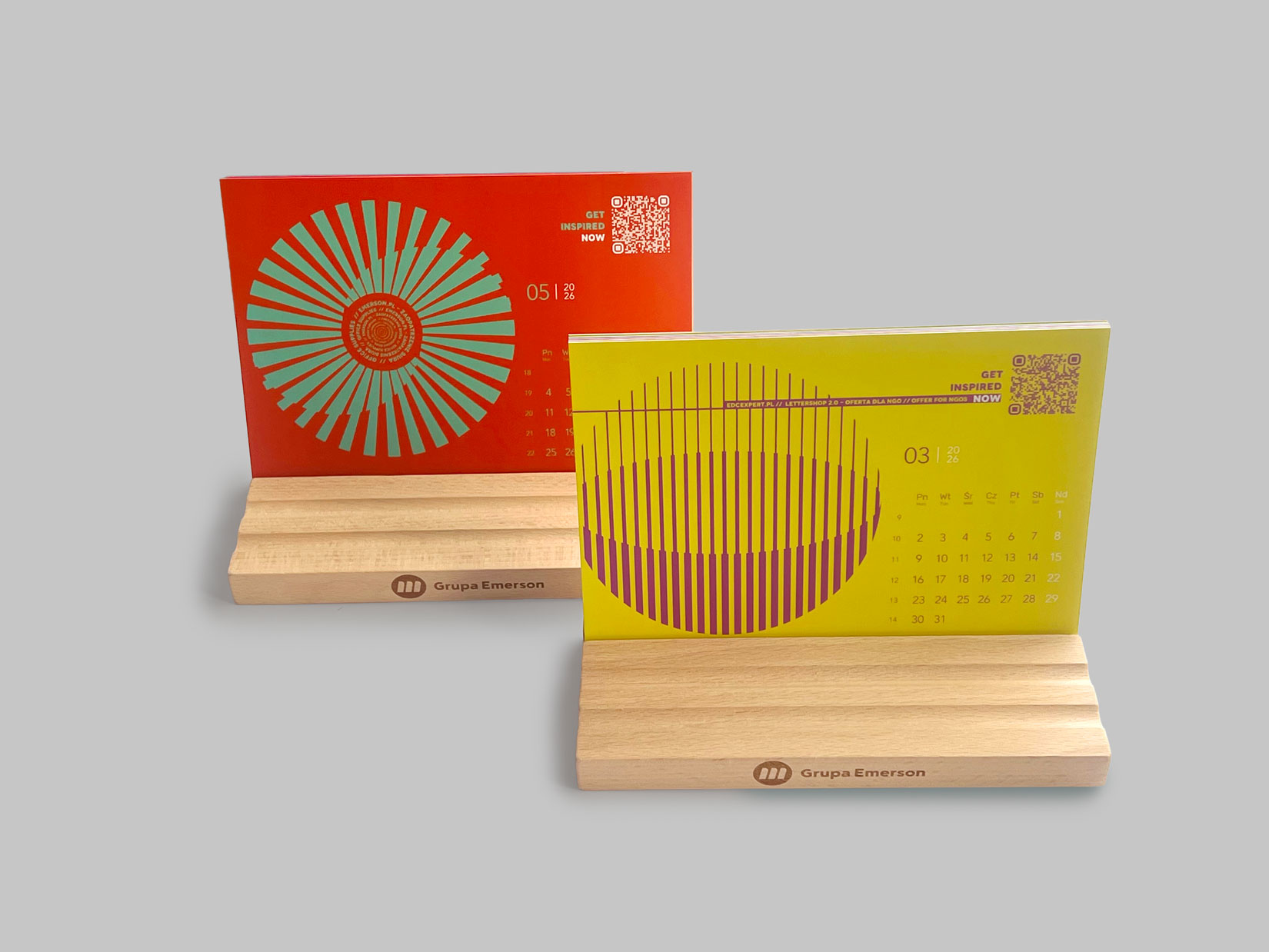 Kalendarz z drewnianą podkładką